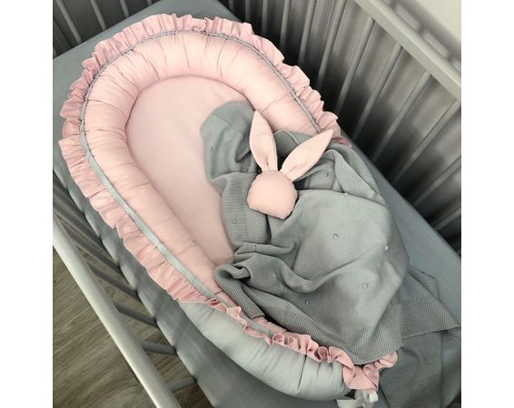 Detské hniezdo s volánikom púdrovo ružové/sivé