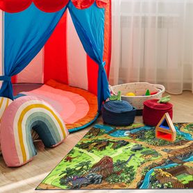 Protišmykový detský koberec REBEL ROADS 29 Dino svet, sivo - zelený