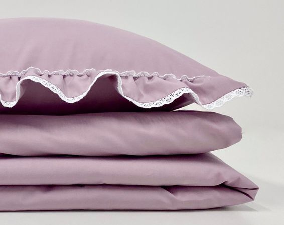 Bavlnená posteľná bielizeň s dvojitým volánikom a krajkou, levanduľová