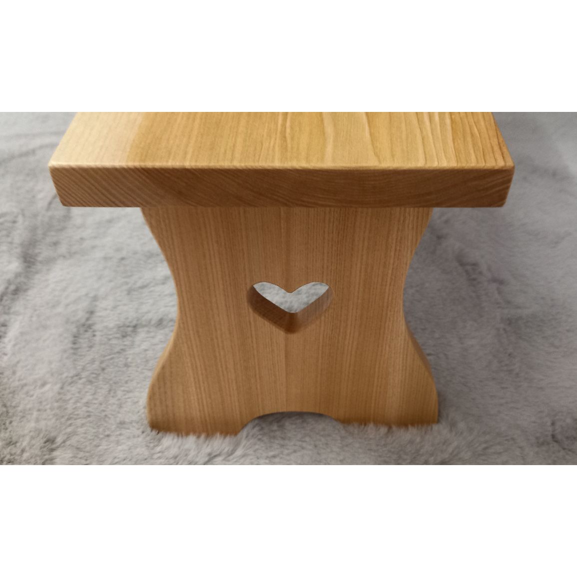 Originálny drevený stolček, stupienok