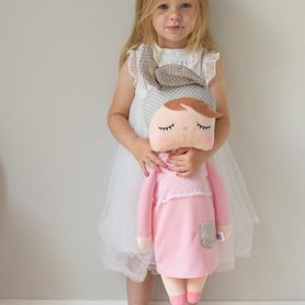 Metoo bábika XL v ružových šatách