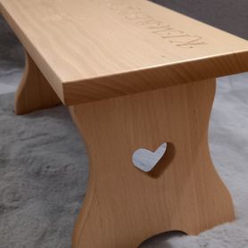 Originálny drevený stolček, stupienok